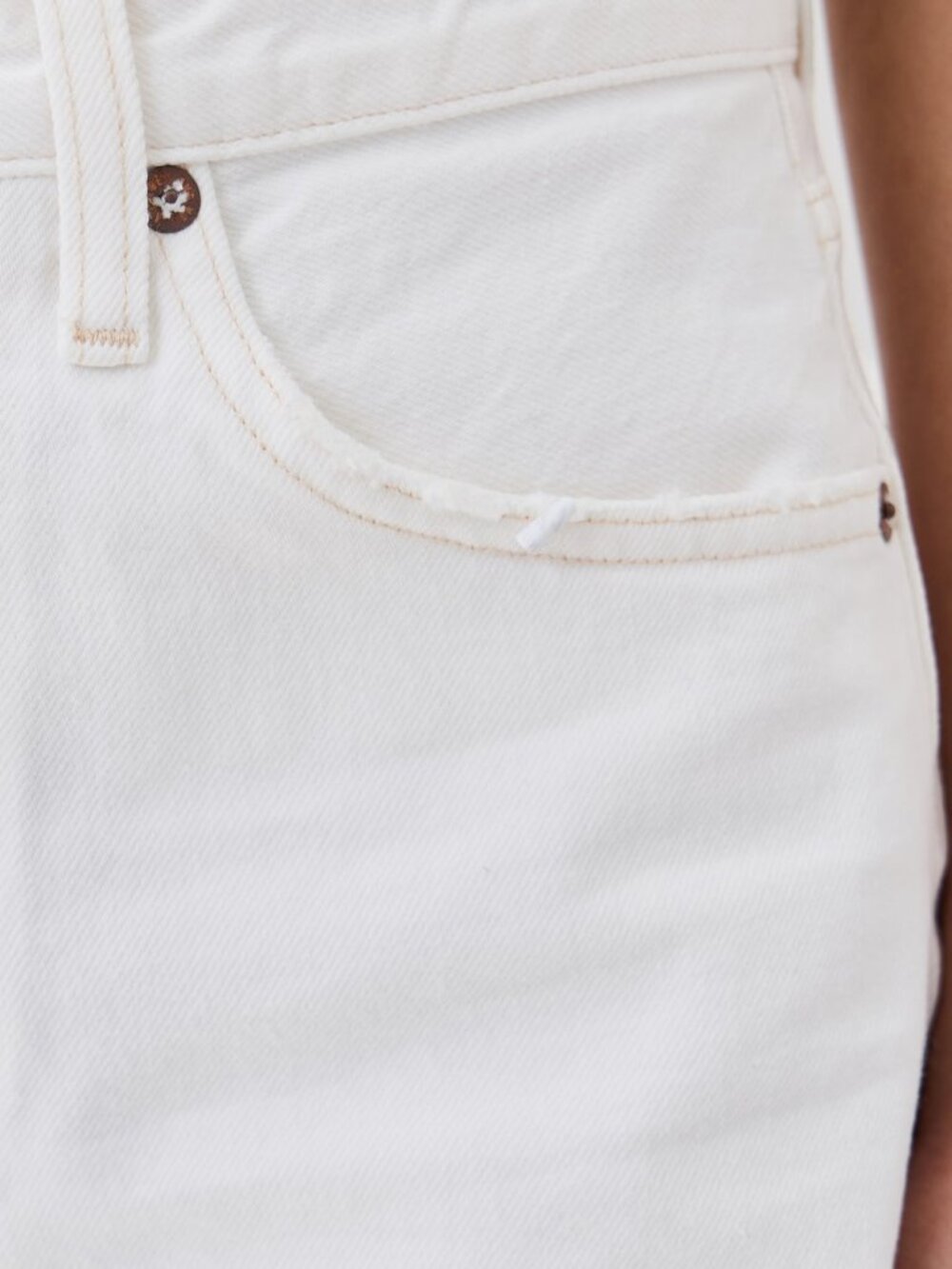 AGOLDE Parker Denim Long Shorts Color: Panna Cotta (white) size 28 - Picture 10 of 10